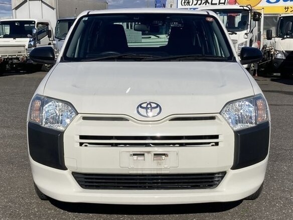 2022 Toyota Probox I Рестайлинг, белый, 909013 рублей - вид 2