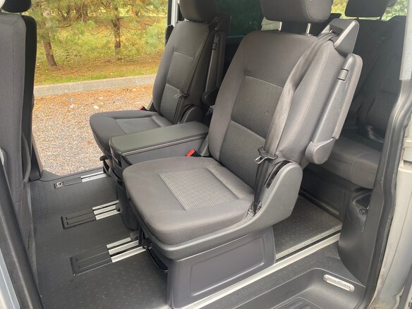 2005 Volkswagen Multivan T5, серебристый, 1400000 рублей - вид 11