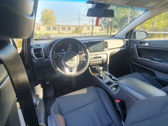 2018 Kia Sportage IV Рестайлинг, чёрный, 1850000 рублей - вид 6