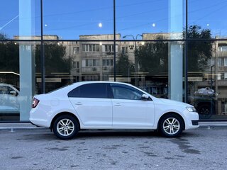 2018 Skoda Rapid I Рестайлинг, белый, 1200000 рублей, вид 4