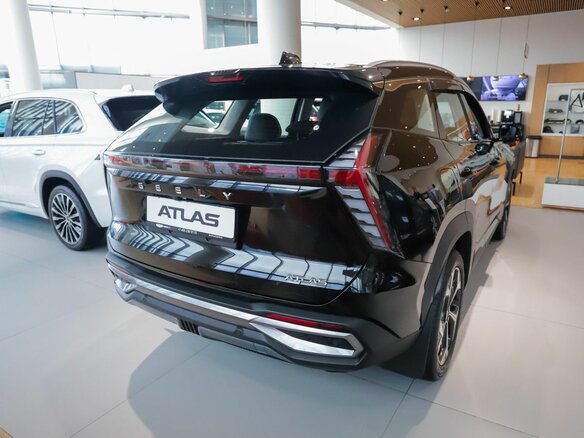 2026 Geely Atlas II, чёрный - вид 4