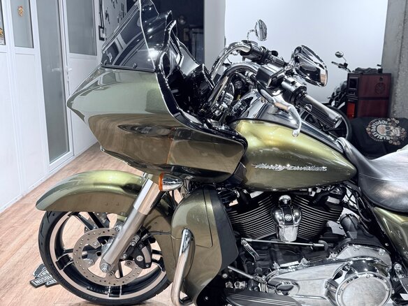 2017 Harley-Davidson Road Glide, зелёный, 1999000 рублей - вид 9