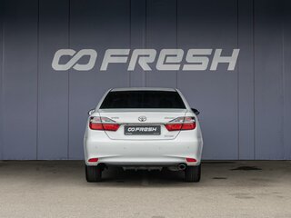 2016 Toyota Camry VII (XV50) Рестайлинг, белый, 1820000 рублей, вид 4