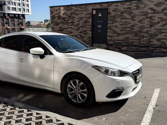 2014 Mazda 3 III (BM), белый, 1150000 рублей - вид 1