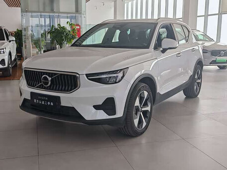 2024 Volvo XC40 I Рестайлинг, белый, 3955998 рублей, вид 1