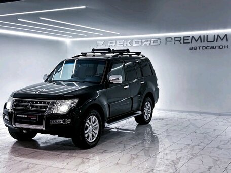 2017 Mitsubishi Pajero IV Рестайлинг 2, чёрный, 2919000 рублей, вид 3