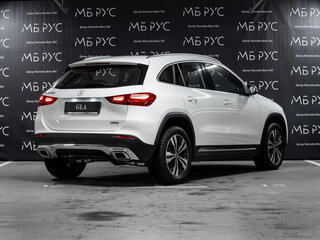 2025 Mercedes-Benz GLA 200 II (H247) Рестайлинг, белый, 5490000 рублей, вид 4