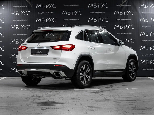 2025 Mercedes-Benz GLA 200 II (H247) Рестайлинг, белый, 5490000 рублей - вид 3