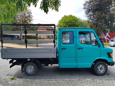 1991 Mercedes-Benz T1, зелёный, 480000 рублей, вид 3