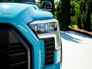 2026 Toyota Tundra CrewMax III, голубой, 8490032 рублей, вид 3