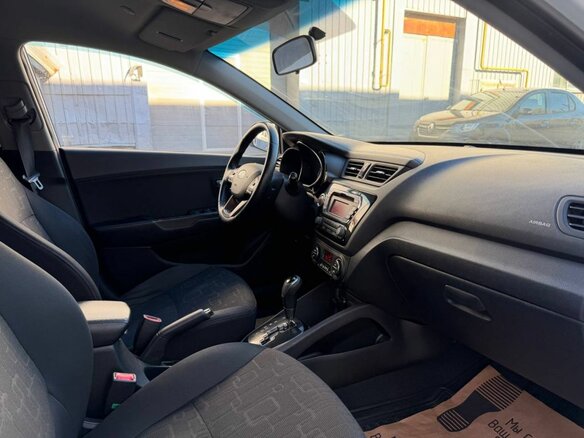2011 Kia Rio 4-speed III, белый, 576000 рублей - вид 9