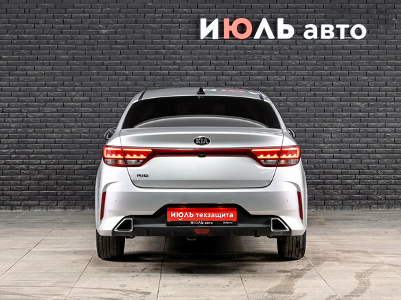 2021 Kia Rio IV Рестайлинг, серебристый, 1660000 рублей - вид 5