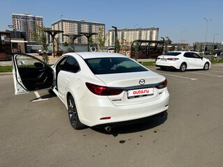2017 Mazda 6 III (GJ) Рестайлинг, белый, 1820000 рублей, вид 3