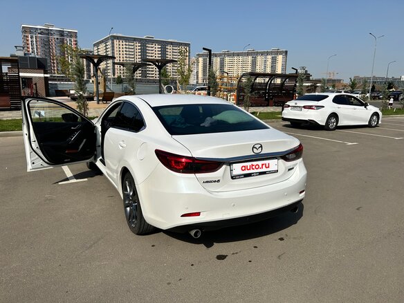 2017 Mazda 6 III (GJ) Рестайлинг, белый, 1820000 рублей - вид 2