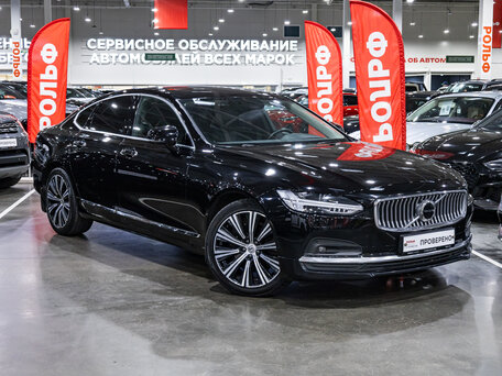 2021 Volvo S90 II Рестайлинг, чёрный, 3135900 рублей, вид 4