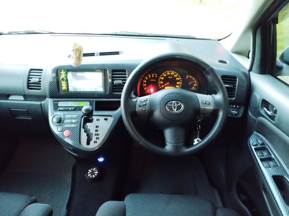 2003 Toyota Wish I, серебристый, 600000 рублей - вид 8