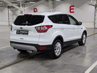 2017 Ford Kuga II Рестайлинг, белый, 1770000 рублей, вид 5