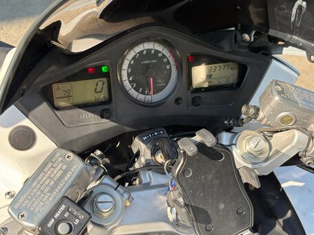 2006 Honda VFR 800, белый, 595000 рублей, вид 5