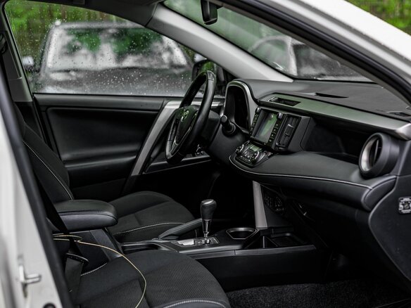 2017 Toyota RAV4 IV (XA40) Рестайлинг, белый, 1799000 рублей - вид 13