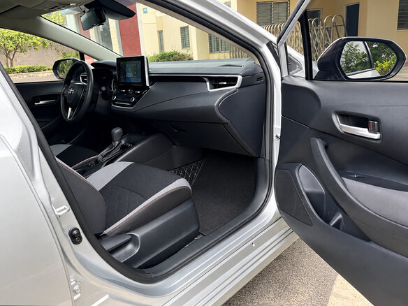 2023 Toyota Corolla XII (E210), серебристый, 1360000 рублей - вид 7
