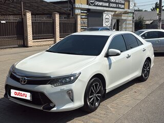 2017 Toyota Camry VII (XV50) Рестайлинг 2, белый, 2100000 рублей, вид 2