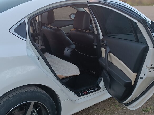 2011 Mazda 6 II (GH) Рестайлинг, белый, 1100000 рублей - вид 13