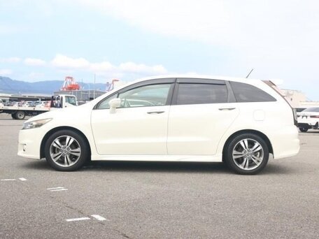 2013 Honda Stream II Рестайлинг, белый, 1269008 рублей, вид 4