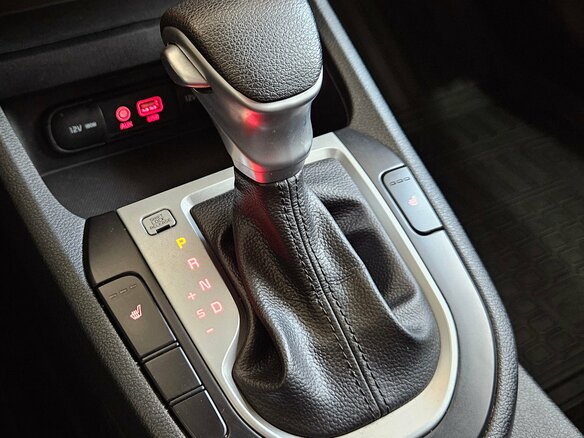 2020 Kia Cerato IV, серебристый - вид 15
