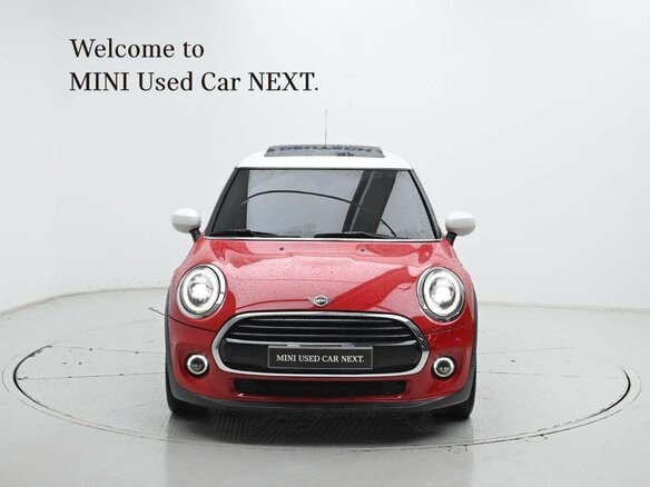 2023 Mini Hatch Cooper III (F55/F56) Рестайлинг 2, красный - вид 2