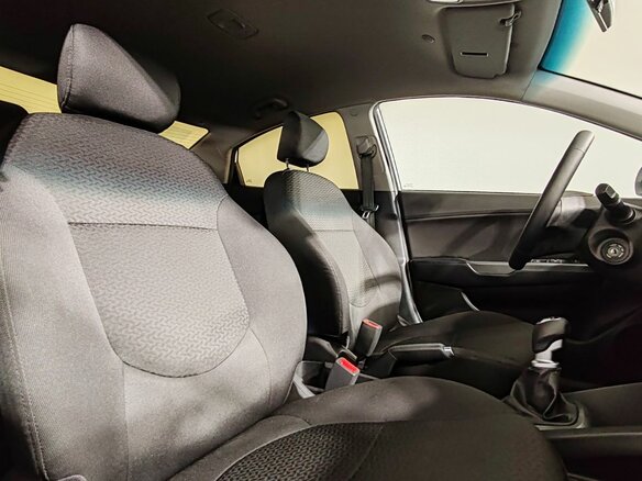 2017 Kia Rio III Рестайлинг, белый, 1000000 рублей - вид 14
