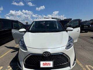 2021 Toyota Sienta II Рестайлинг, белый, 1630000 рублей, вид 1