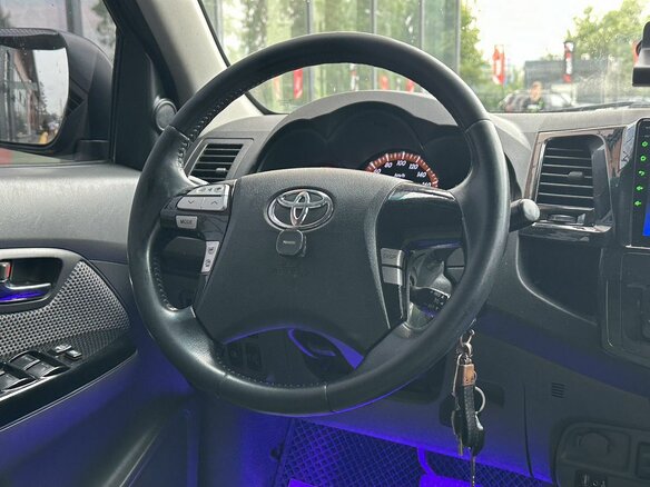 2013 Toyota Hilux Arctic Trucks AT38 VII Рестайлинг, чёрный, 2399000 рублей - вид 13