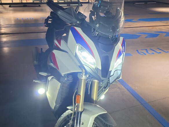 2020 BMW S 1000 XR, белый, 1600000 рублей - вид 1