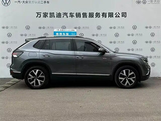 2022 Volkswagen Tayron I Рестайлинг, серый, 1890500 рублей, вид 4