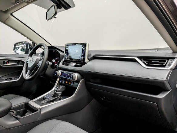 2020 Toyota RAV4 V (XA50), коричневый, 2955000 рублей - вид 10