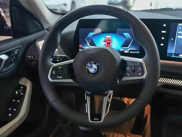 2026 BMW 2 серии 225i L F74/78, красный - вид 7