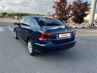 2016 Volkswagen Polo V Рестайлинг, синий, 900000 рублей, вид 4