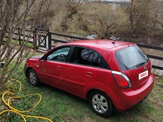 2011 Kia Rio II Рестайлинг, красный, 400000 рублей, вид 4