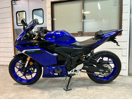 2025 Yamaha YZF-R3, синий, 639000 рублей, вид 2