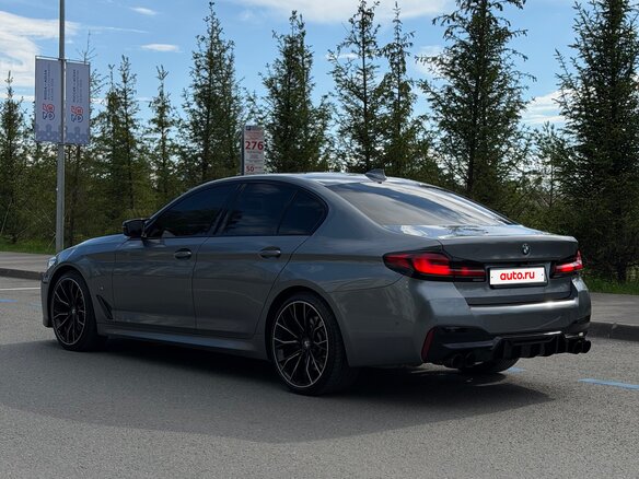 2020 BMW 5 серии 530i xDrive VII (G30/G31/G38) Рестайлинг, серый, 3699099 рублей - вид 4