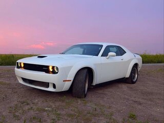 2016 Dodge Challenger III Рестайлинг 2, белый, 3300000 рублей, вид 1