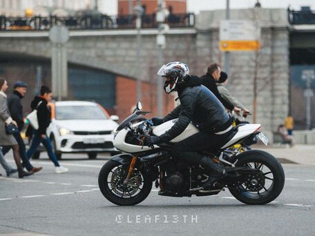 2022 Triumph Speed Triple, белый, 1450000 рублей, вид 1