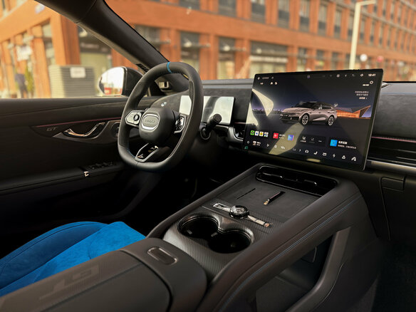 2026 Lynk & Co 07 GT I Рестайлинг, серебристый, 5650000 рублей - вид 16