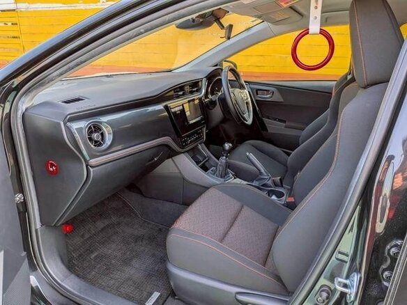 2017 Toyota Auris II Рестайлинг, чёрный - вид 8