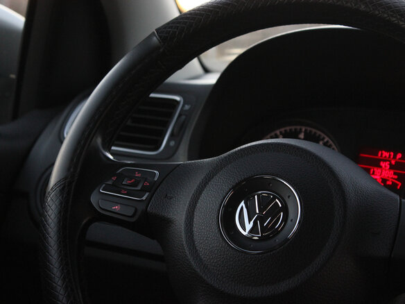 2012 Volkswagen Polo V, серебристый - вид 13
