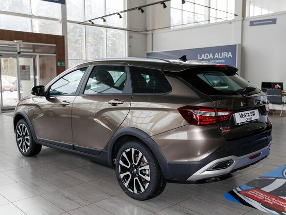 2026 Lada (ВАЗ) Vesta SW Cross I Рестайлинг (NG), коричневый - вид 3