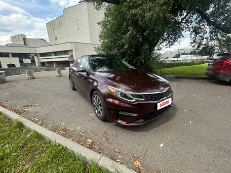 2019 Kia Optima IV Рестайлинг, красный, 1700000 рублей, вид 4