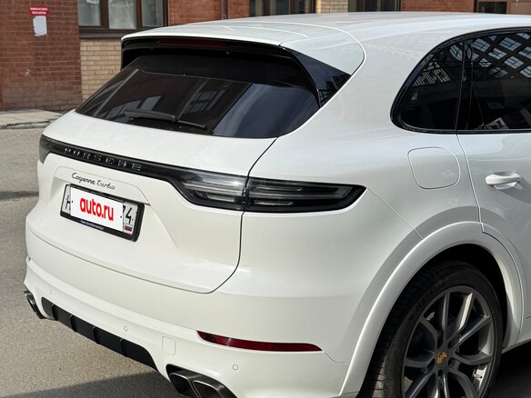 2018 Porsche Cayenne Turbo III, белый, 7990000 рублей - вид 11