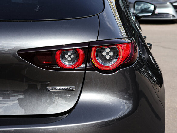 2019 Mazda 3 IV (BP), серый, 2190000 рублей - вид 37