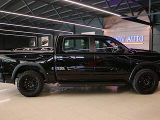 2026 Ram 1500 Crew Cab V Рестайлинг, чёрный, 9950000 рублей, вид 3